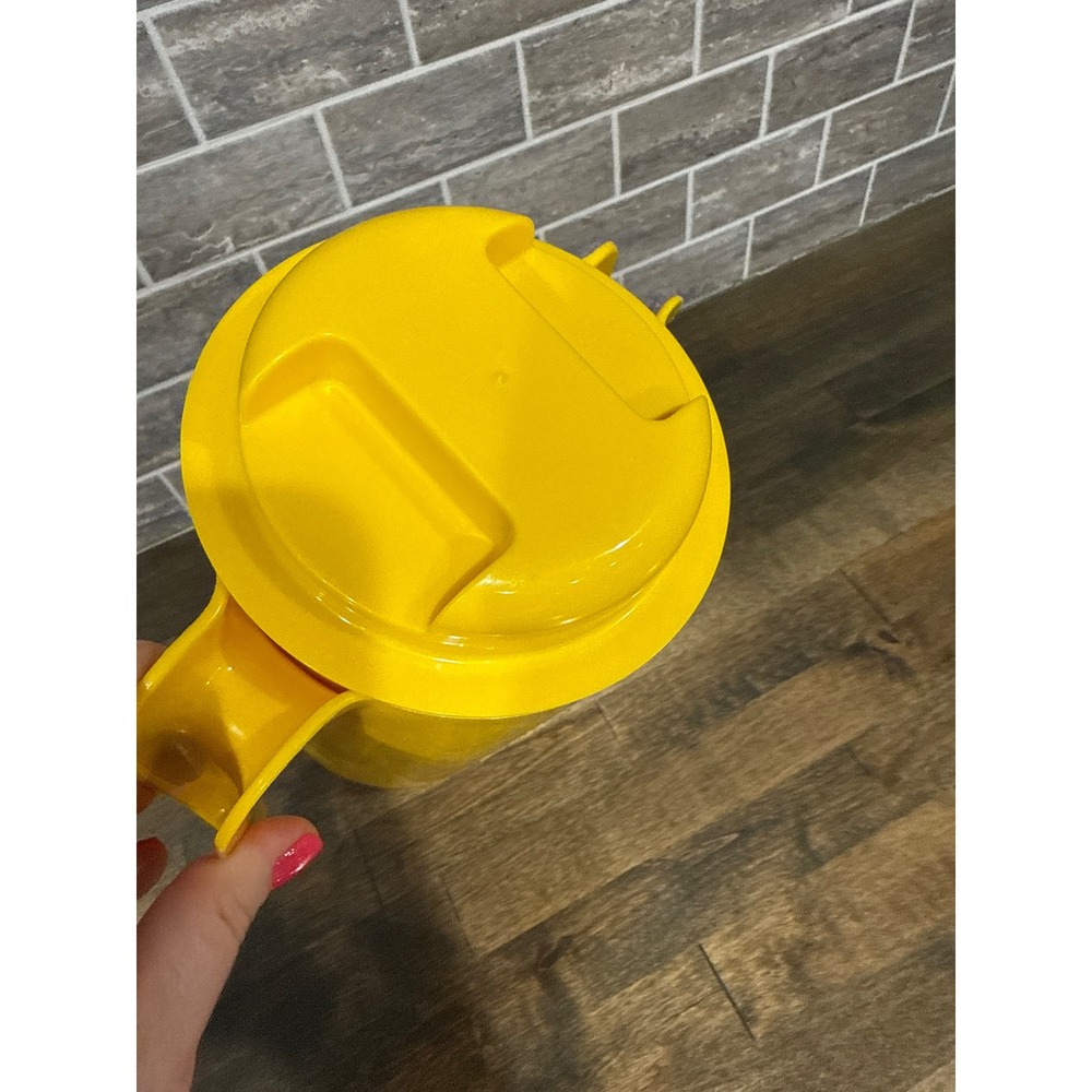 Vintage Design Motivation Ltd Yellow Plastic Pitcher with Lid Made in Canada - Picture 5 of 10